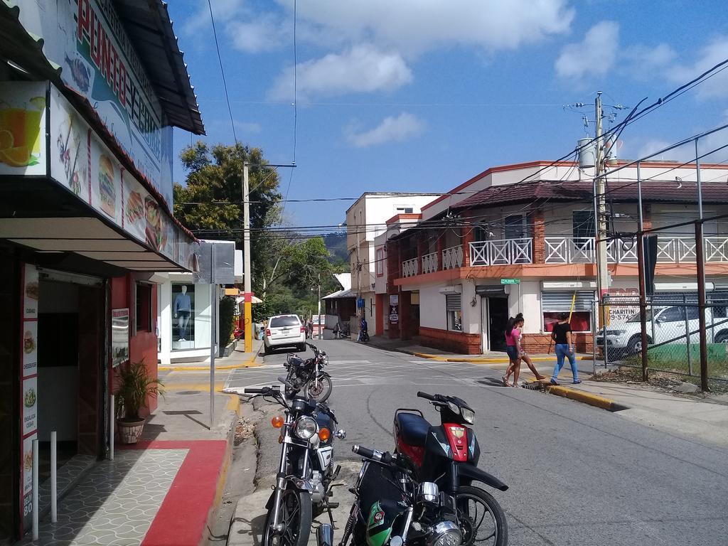 Hostel Quintonido Jarabacoa Εξωτερικό φωτογραφία